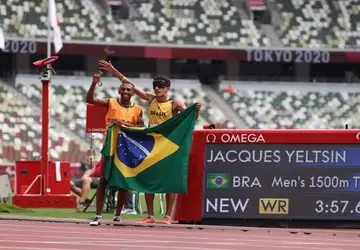 Yeltsin quebra recorde mundial, domina os 1.500m e fatura o 100º ouro do Brasil em Paralimpíadas
